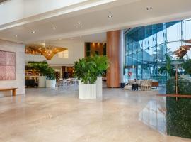 Yas Plaza Mangroves by IHG, Hotel in Abu Dhabi