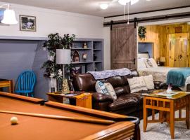 Red Barn Haven-Your romantic getaway to Yosemite, khách sạn ở Oakhurst
