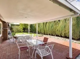 5 Mi to Anaheim Convention Center Retreat with Yard