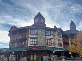 Polaris Lodge by StayIn