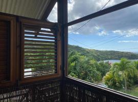 Two-bedroom apartment with sea view, Hotel in Les Anses-dʼArlets