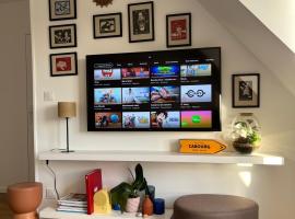 App cosy avec balcon et accés plage, Hotel in Cabourg