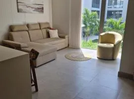 Apt 2 rooms with private beach and ideal pool
