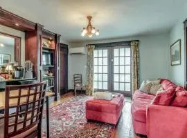 The Honey Bee Suite by Stay Local Nashville