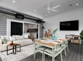 Carrington Cottage - Walk to Cafés, Bars & harbour
