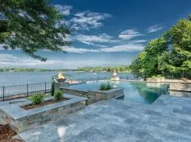 Azalea Retreat by AvantStay Sleeps 34 Pool