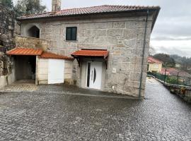 Casa da Ramada - Water SPA Tank with running natural spring water - by Bedzy, hotell sihtkohas Braga
