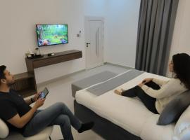 شاليه شامل الإفطار - Chalet including breakfast، فندق في حتا