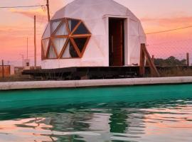 Glamping privado con pileta y quincho, hotel em San Vicente