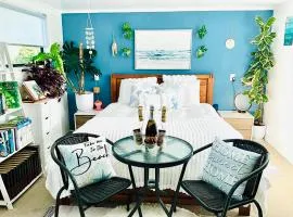 Bed And Breakfast at Tirohanga Beach