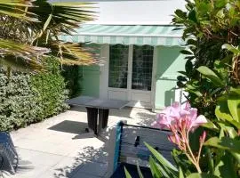 Maisonnette accueillante avec piscine et parking à La Faute-sur-Mer - FR-1-194-334