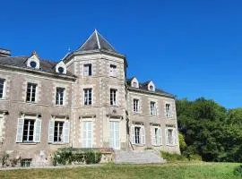 Gîte Charmant au Château - Wifi & Parking Inclus - FR-1-306-1329
