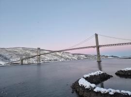 Tjeldsund Tide nr. 6、Steinslandのホテル