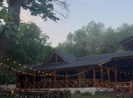 Cabana Izvoranu, hotel em Izvoranu