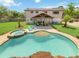 Pickleball-Basketball Oasis-Pool & Spacious Home โรงแรมในเพียร์แลนด์