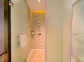 Echarm Hotel Foshan West Station Shishan Luocun: Luocun şehrinde bir otel