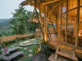 Sunrise hill bamboo house