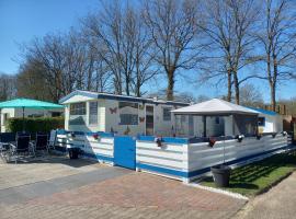 chalet 16 de tien heugten drenthe、Schoonlooのホテル