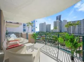 Spacious 3BR Condo Across from Beach with Ocean & City Views