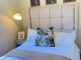 Asanda Pool Retreat