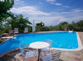 Dafnoudi Hotel Apartments, hotel en Fiskardo