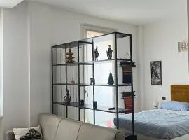 CasaBella Design Studio with balcony Navigli Area