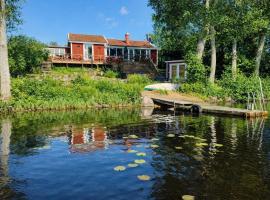 Holiday home Lunding, lakeside location in southern Småland, hotel em Diö