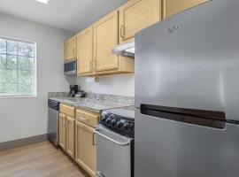 MainStay Suites Tampa Moffitt-USF, khách sạn ở Tampa