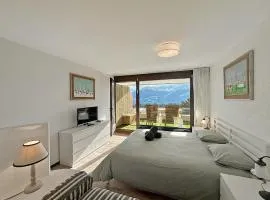 Alpine Club Retreat, Central Studio, Pool and View