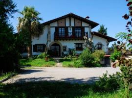 Casa Rural Iketxe, feriebolig i Hondarribia