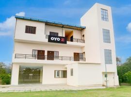 Hotel O K P Palace โรงแรมในPura Raghunāth