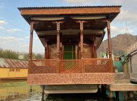 Yellow Submarine Houseboat