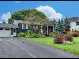 Grimsby Lake Front Home, hotel em Grimsby