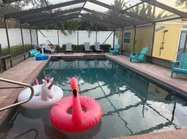 Grinning Gecko 4Bdr3Bath NEW Pool House, Heated Salt Pool, Indoor-Outdoor Kitchen and Fireplaces, Putting Green, Bocce Court-Within 6 miles of AMI