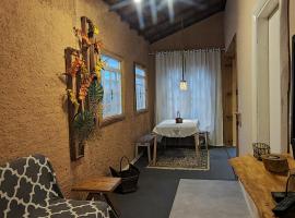 Chalé Topázio, hotel v mestu Caldas