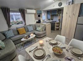 SIBLU la Réserve 321 near lake 8 Per, 2SDB, Hotel in Gastes