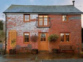Romantic Country Cottage with log burner, garden patio, outdoor tub and country views- Brecon Beacons National Park
