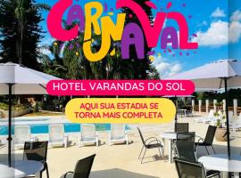 Hotel Varandas do Sol, hotel dengan kolam renang di Po&ccedil;os de Caldas