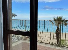 P056 - Porto Recanati, comodo trilocale fronte mare