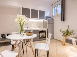 Little Yard Studios & Apartments #4