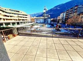 ZERO DISTANCE - ONE MINUTE TRAINS STATIONS - Tirano center