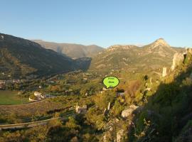 Fontaine Petit champ, hotel a Sahune