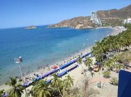 ESPECTACULAR APARTAMENTO FRENTE AL MAR RODADERO Piso 12 VISTA UNICA AL MAR SANTA MARTA