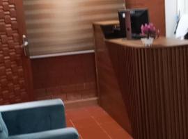 Sunset Banana Beach Resort, hotel em Prampram