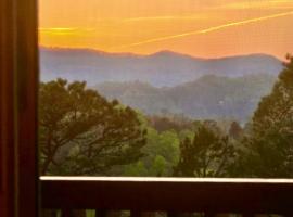 Premium Luxury cabin with beautiful mountain views, hotel Whittierben