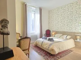 Studio, avec cuisine et salle de bain face au Jardin Massey