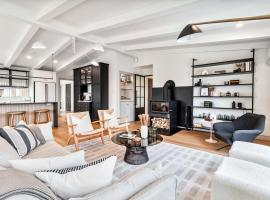 Oceanview Luxury Estate - Magazine Perfect!, Hotel in Lunenburg