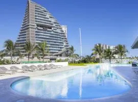 Luxury Waterfront Villa Puerto Cancun Marina