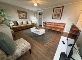 Cozy 1BR Retreat Historic Peaceful Stay Smart TV VSU