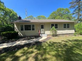 3BR Home fully renovated in Medford, hotell i Medford